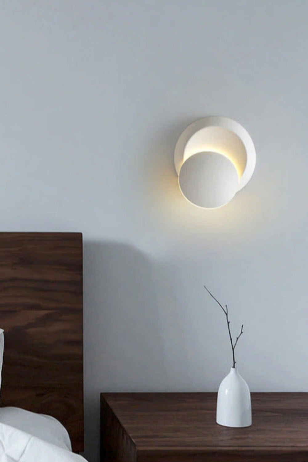 Rotating Round Wall Light