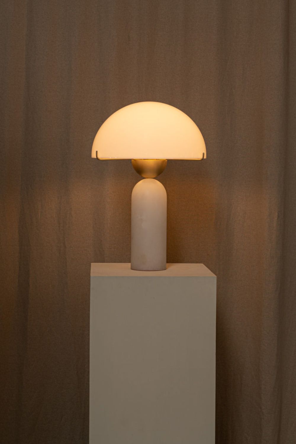 Elegant Sphere Alabaster Table Light