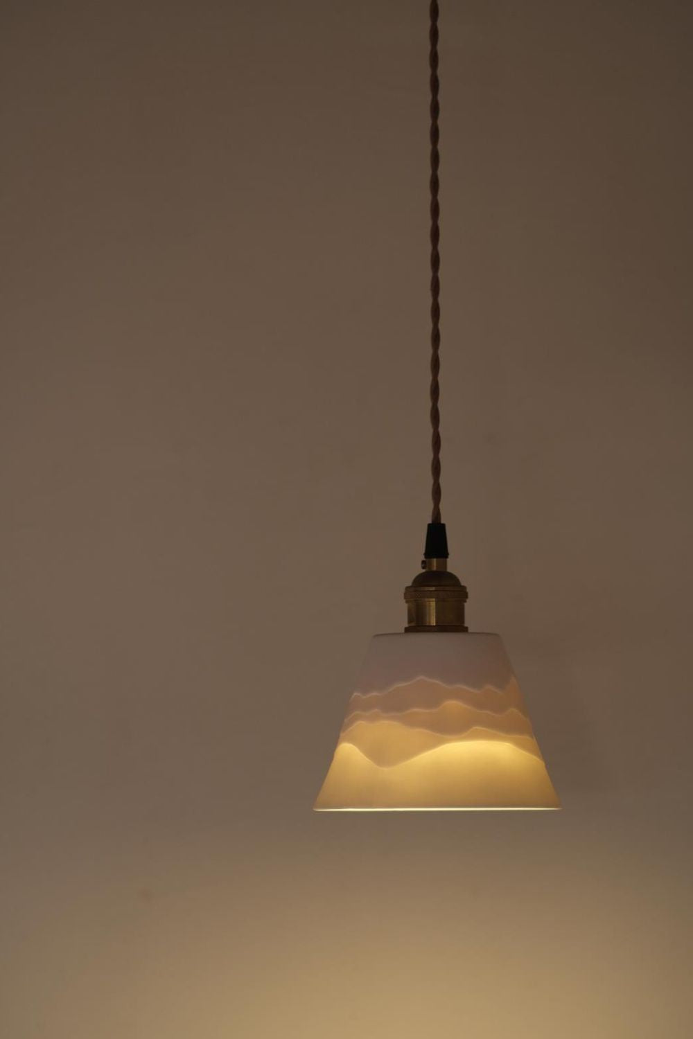 Mountains Shadow Ceramic Pendant Lamp - SamuLighting