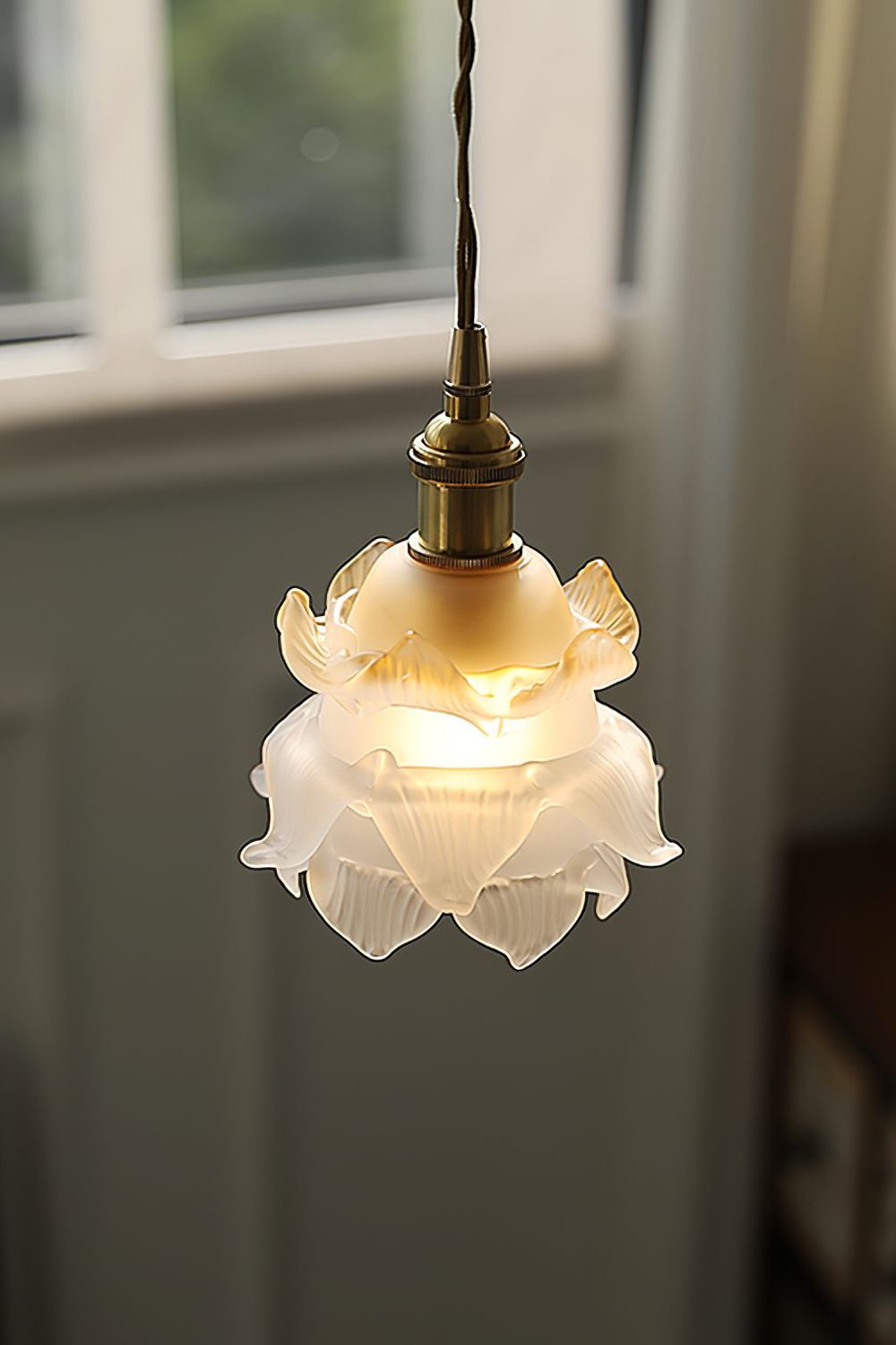 1970 Retro Bloom Glass Pendant Light