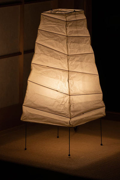 Akari 4N Table Lamp