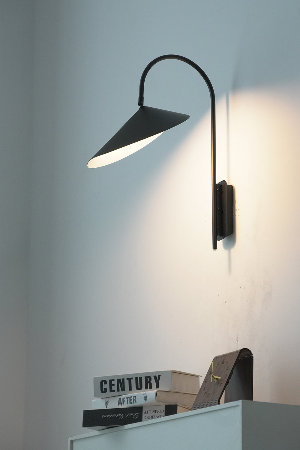 Arum Creative Wall Lamp