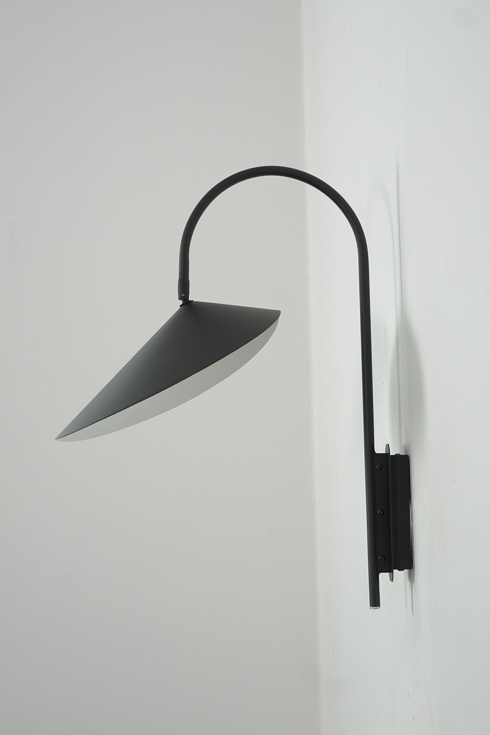 Arum Creative Wall Lamp
