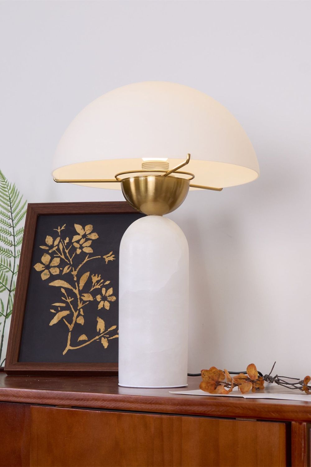 Elegant Sphere Alabaster Table Light