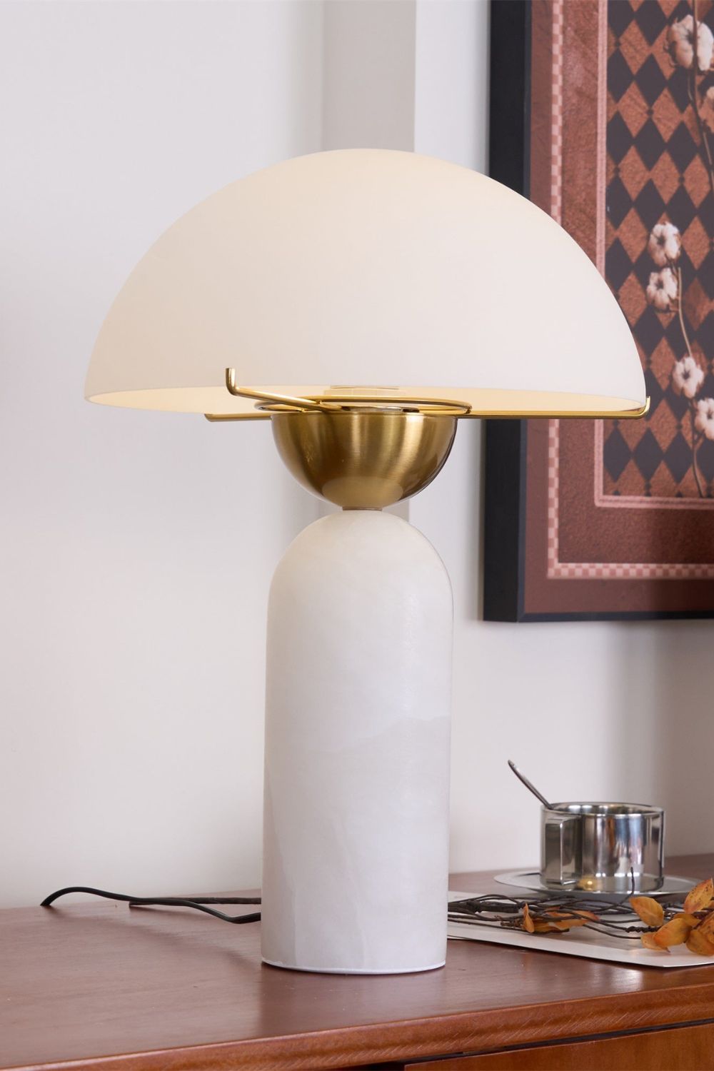 Elegant Sphere Alabaster Table Light