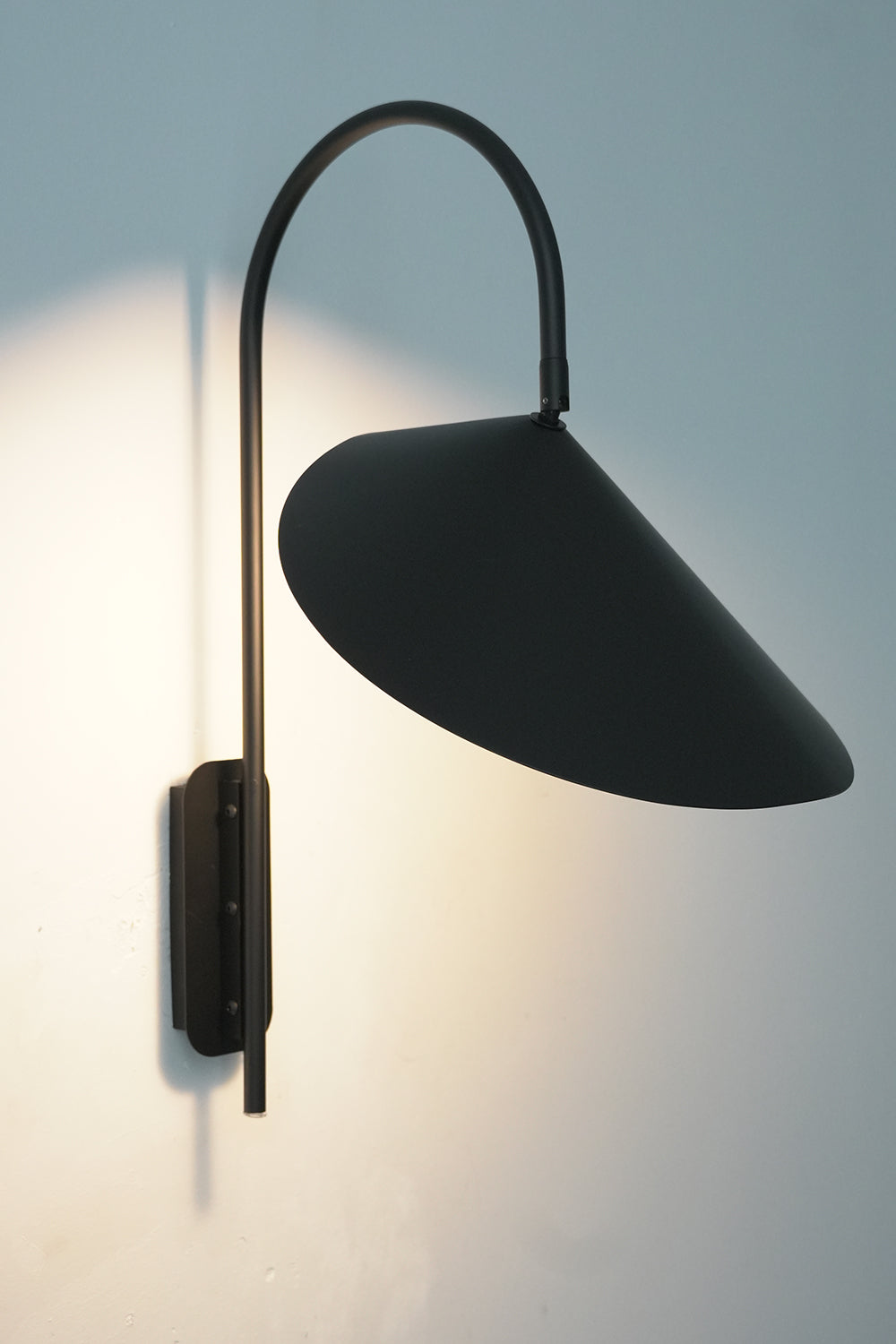 Arum Creative Wall Lamp