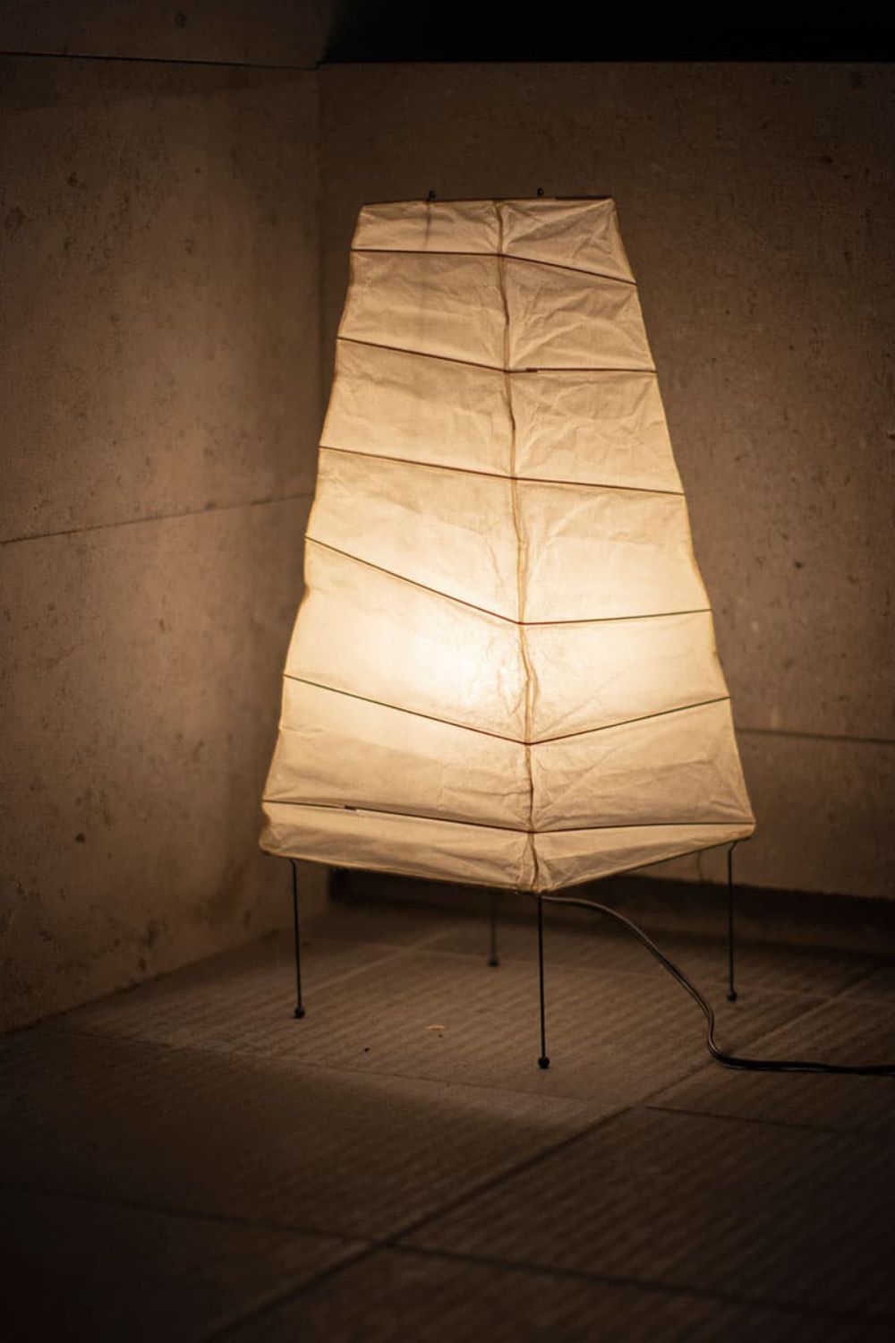 Akari 4N Table Lamp