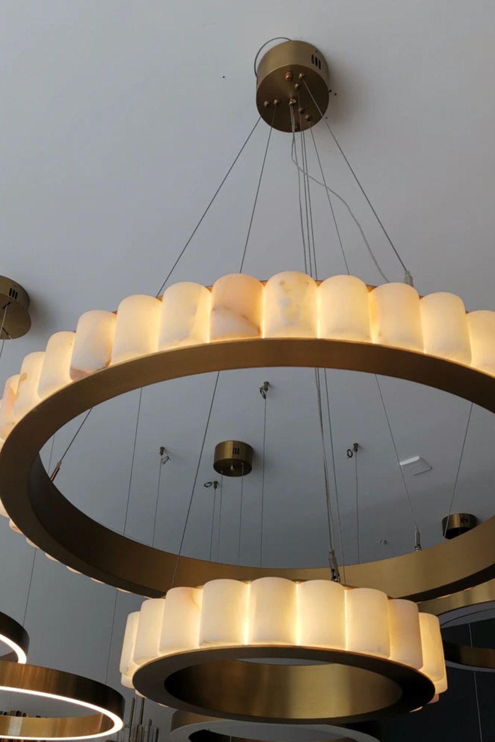 Avalon Halo Chandelier - SamuLighting