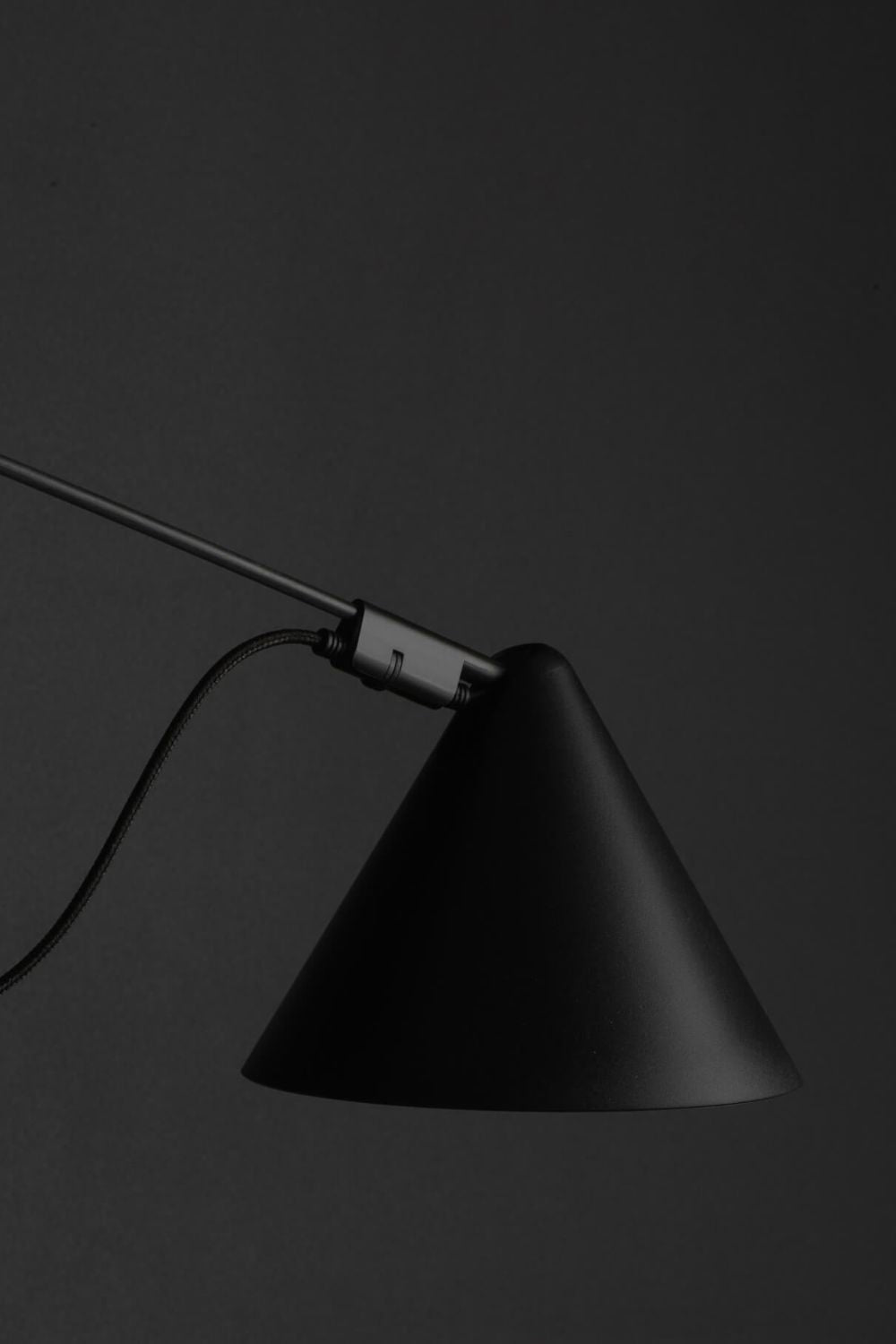 AYNO Floor Lamp - SamuLighting