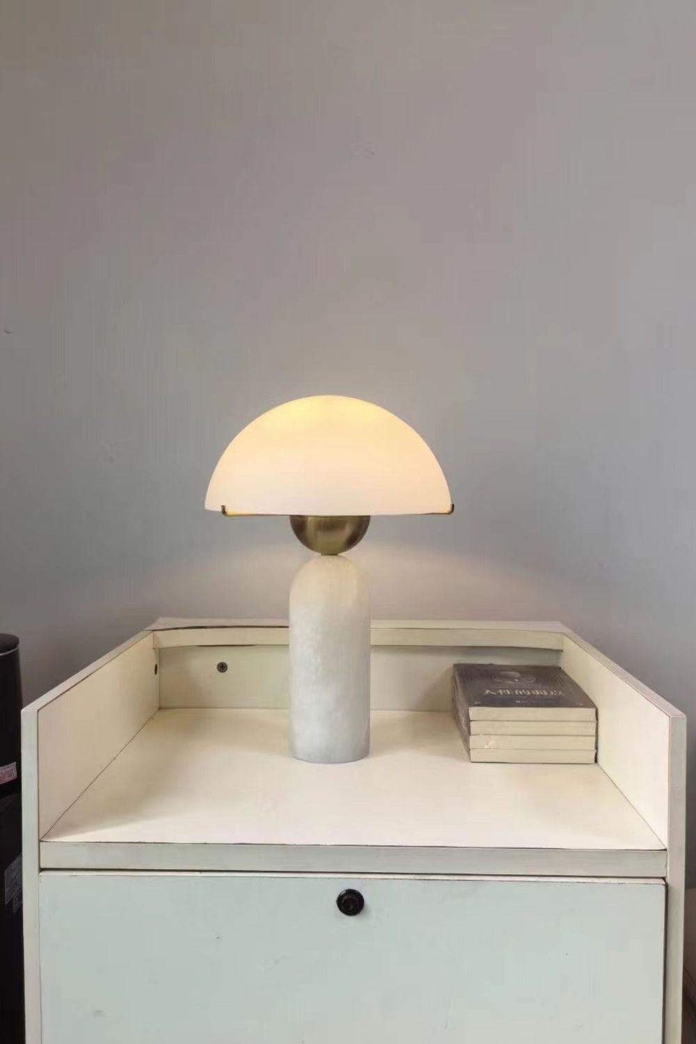 Elegant Sphere Alabaster Table Light