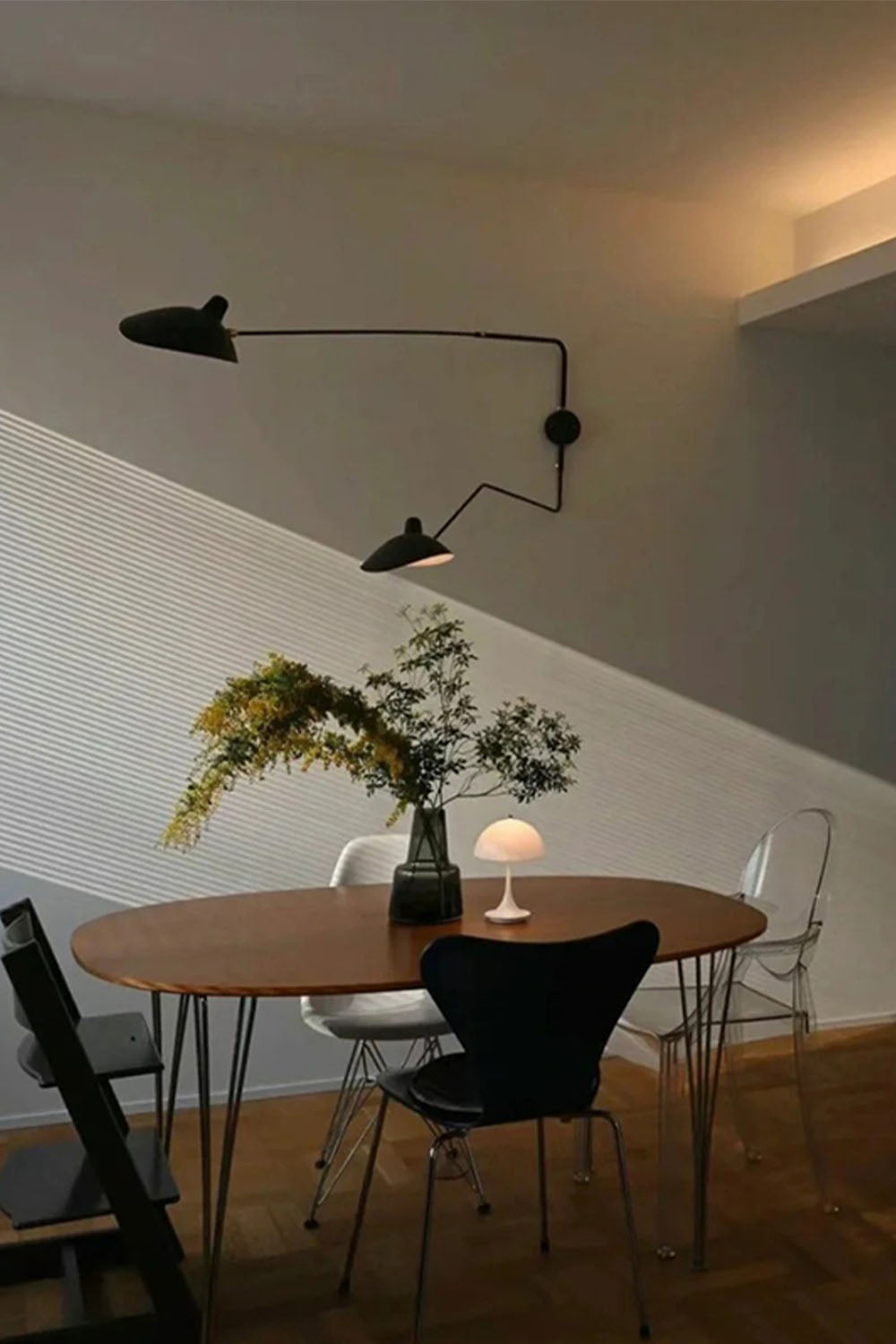 Adjustable Swing Arm Wall Lamp