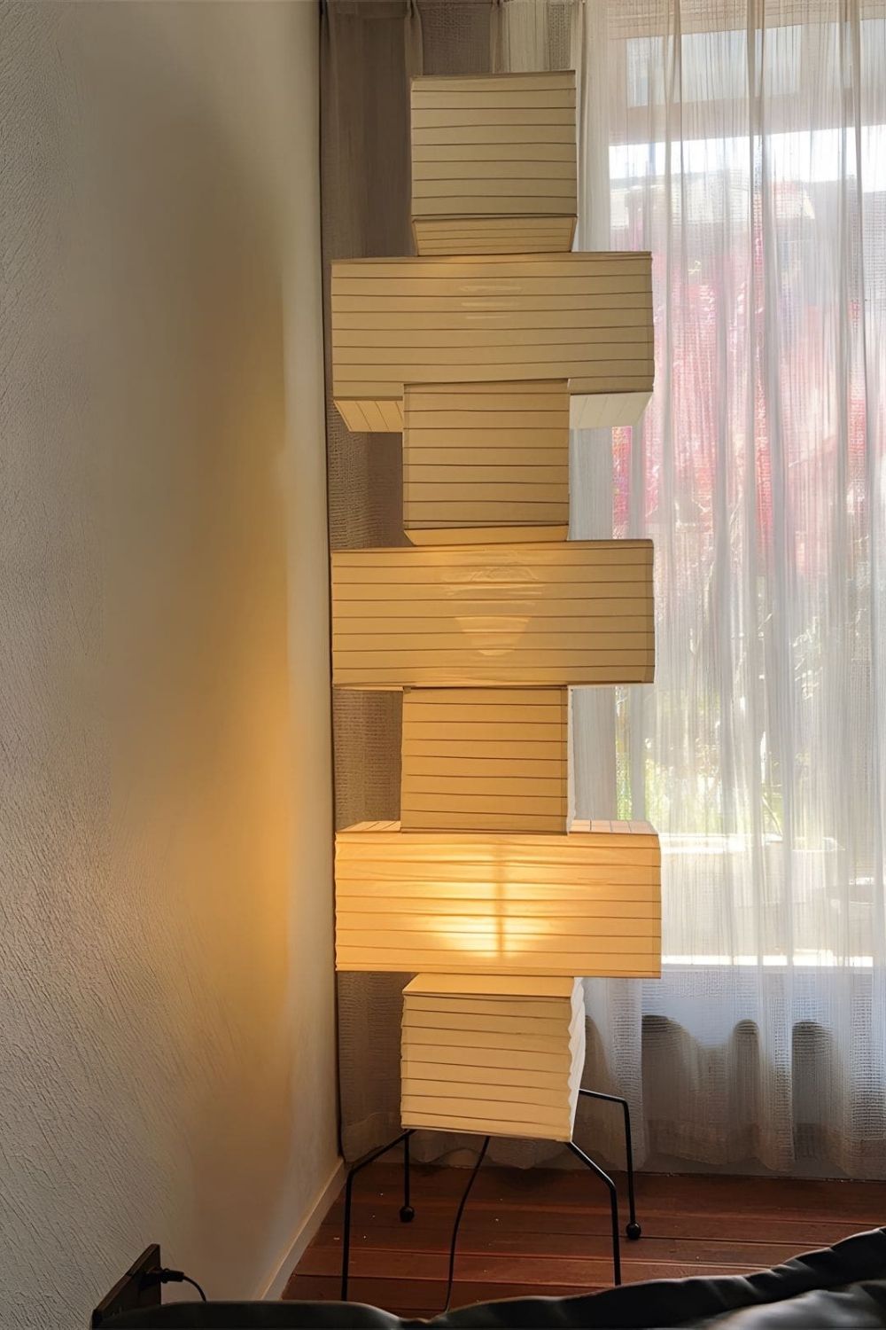 Akari UF4-L10 Floor Lamp