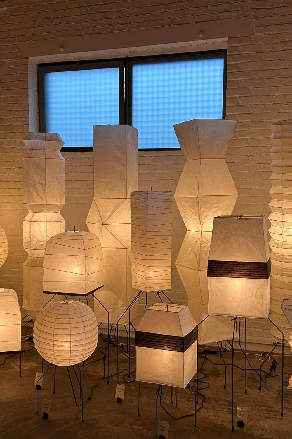 Akari UF4-L9 Floor Lamp