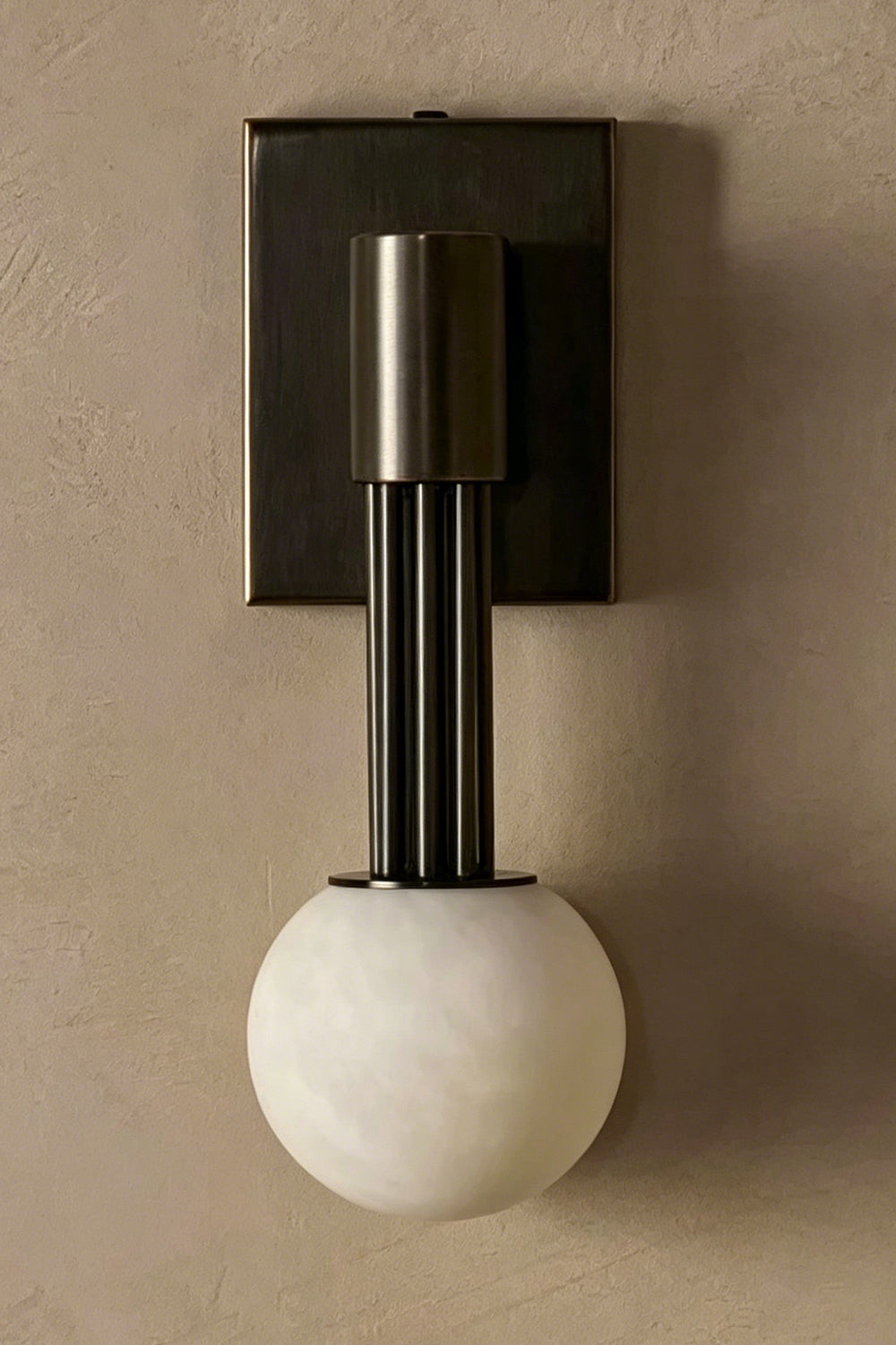 Alabaster Pillar Orb Wall lamp | detail | Samu  Lamp