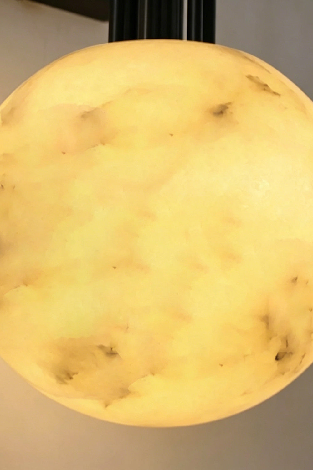 Alabaster Pillar Orb Wall lamp |Alabaster detail | Samu  Lamp