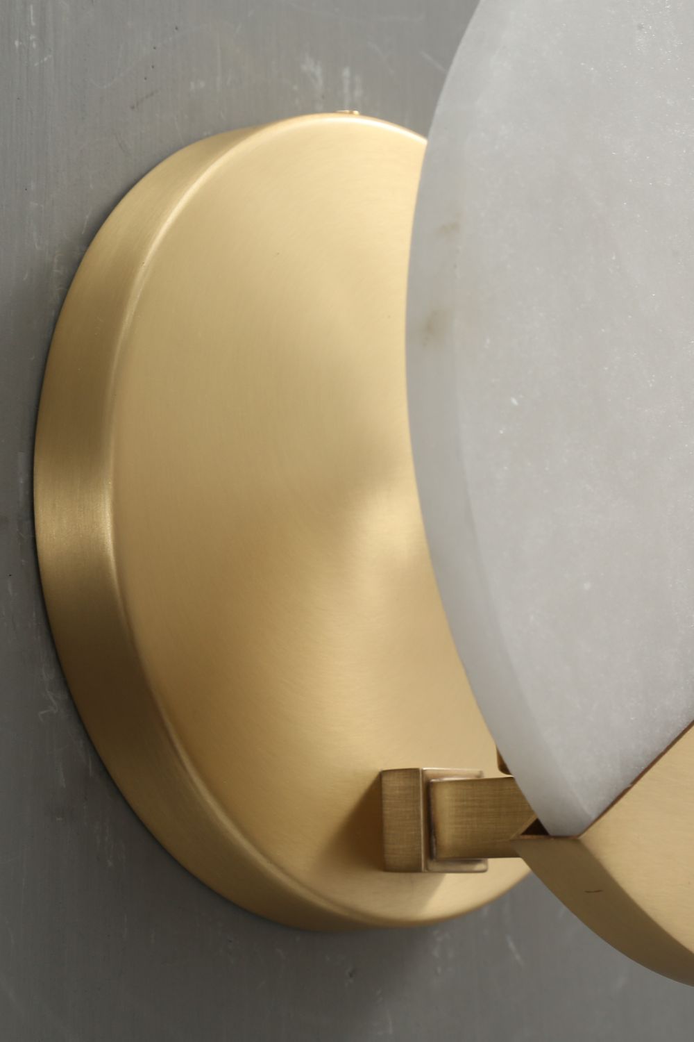 Alabaster Brass Wall Light - SamuLighting