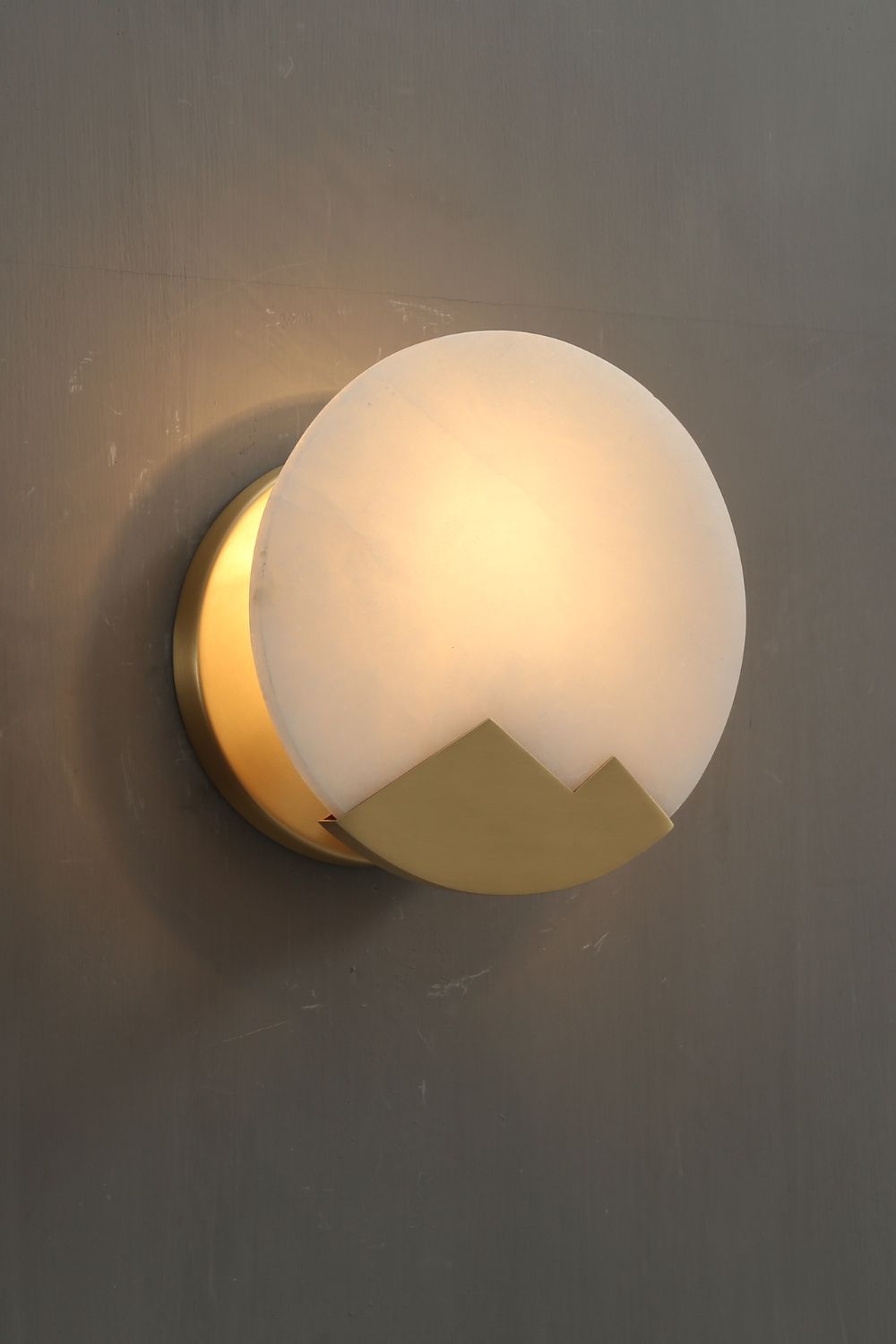 Alabaster Brass Wall Light - SamuLighting