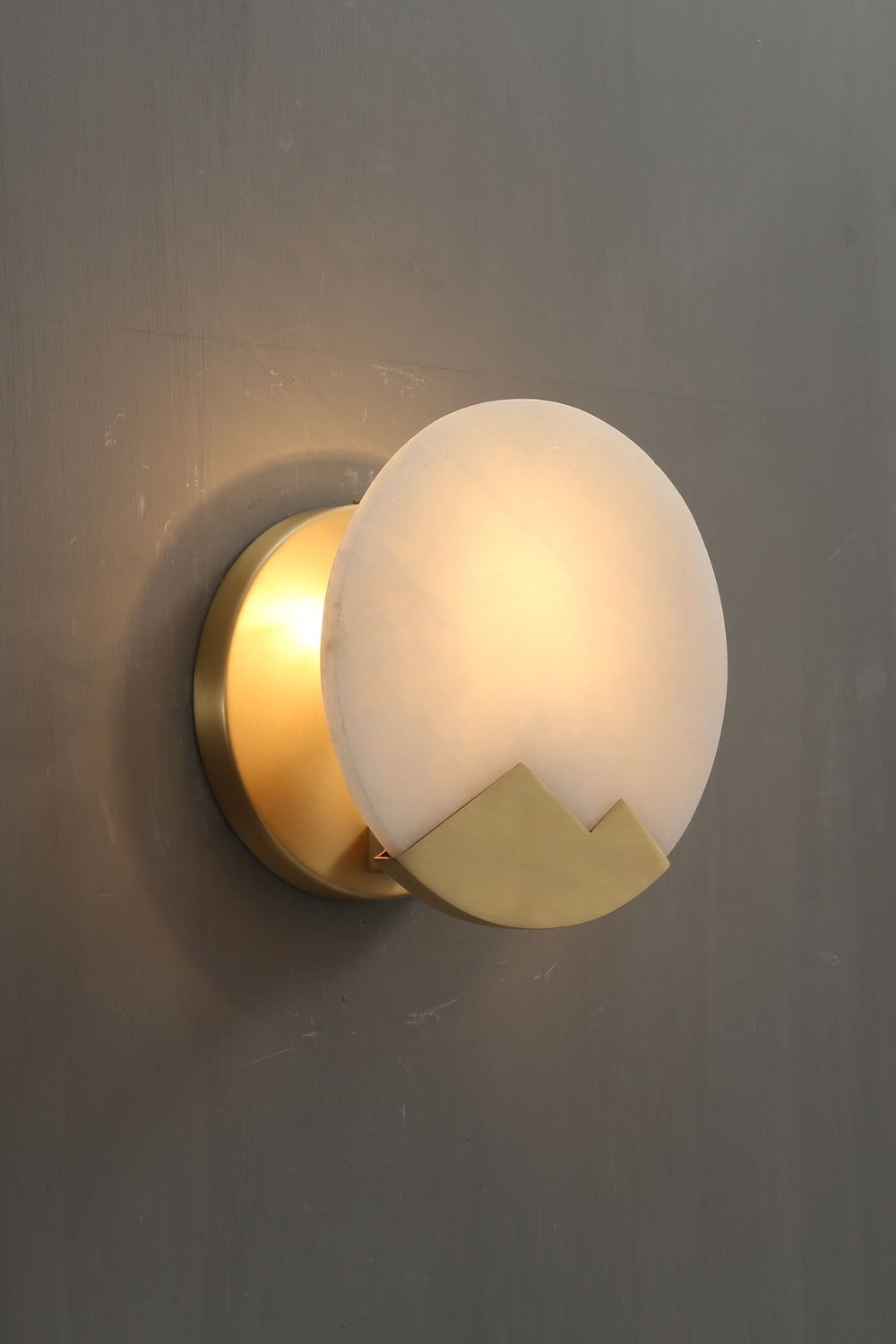 Alabaster Brass Wall Light - SamuLighting