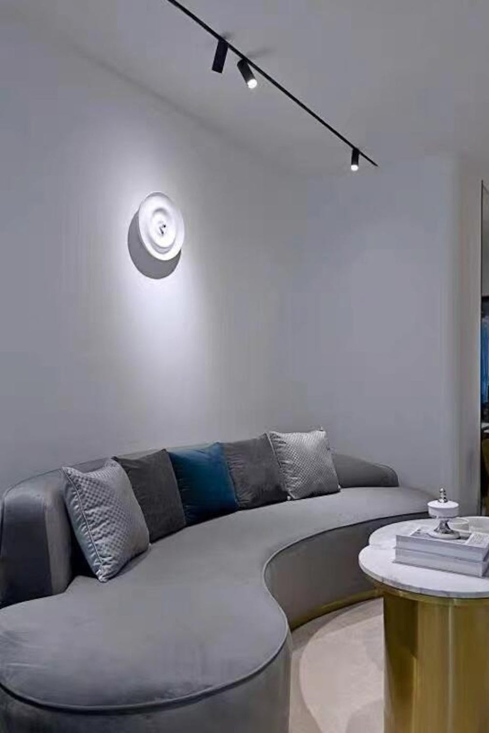 Alma wall lamp