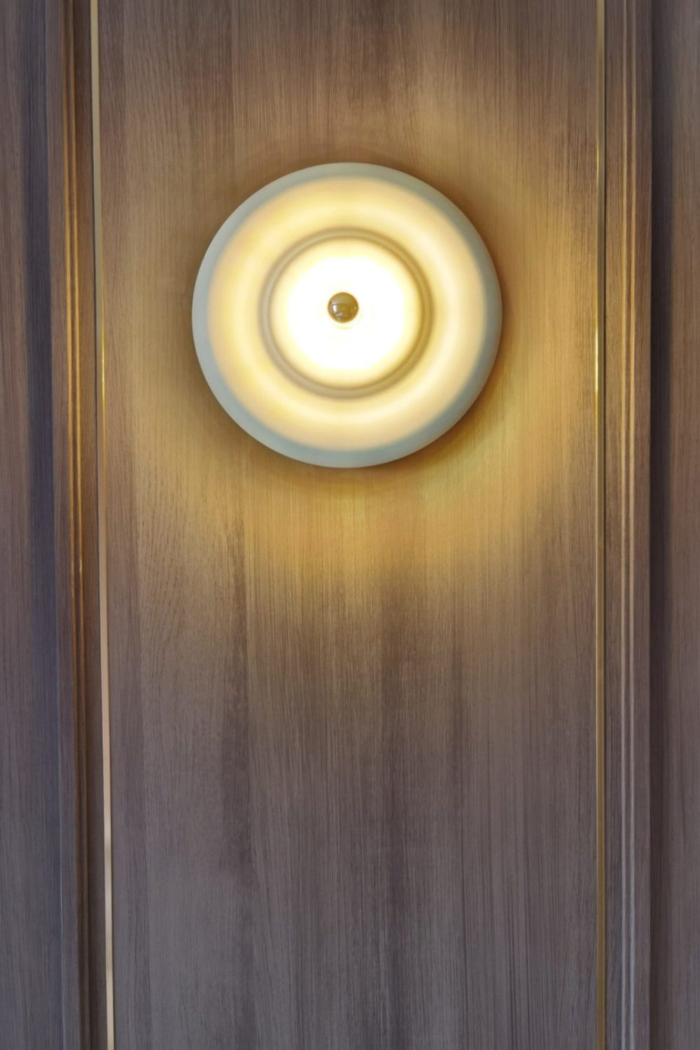 Alma wall lamp