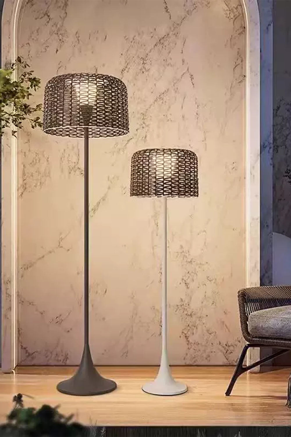 Ambient Mesh Outdoor Floor Lamp