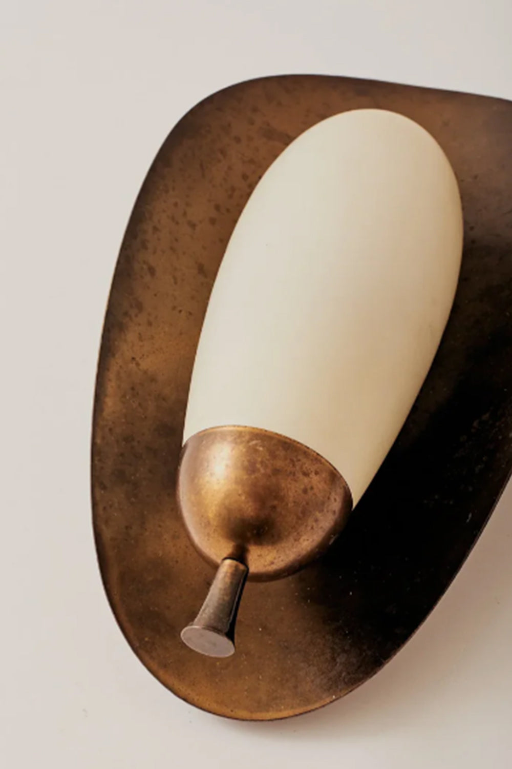 Arc Shield Alabaster Wall lamp |Metal detail | Samu  Lamp