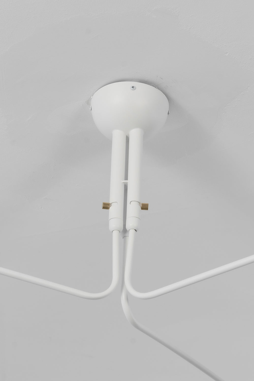 3-arm black articulated spider ceiling light | Metal | Isolated product shot on white background | Samu Lamp
