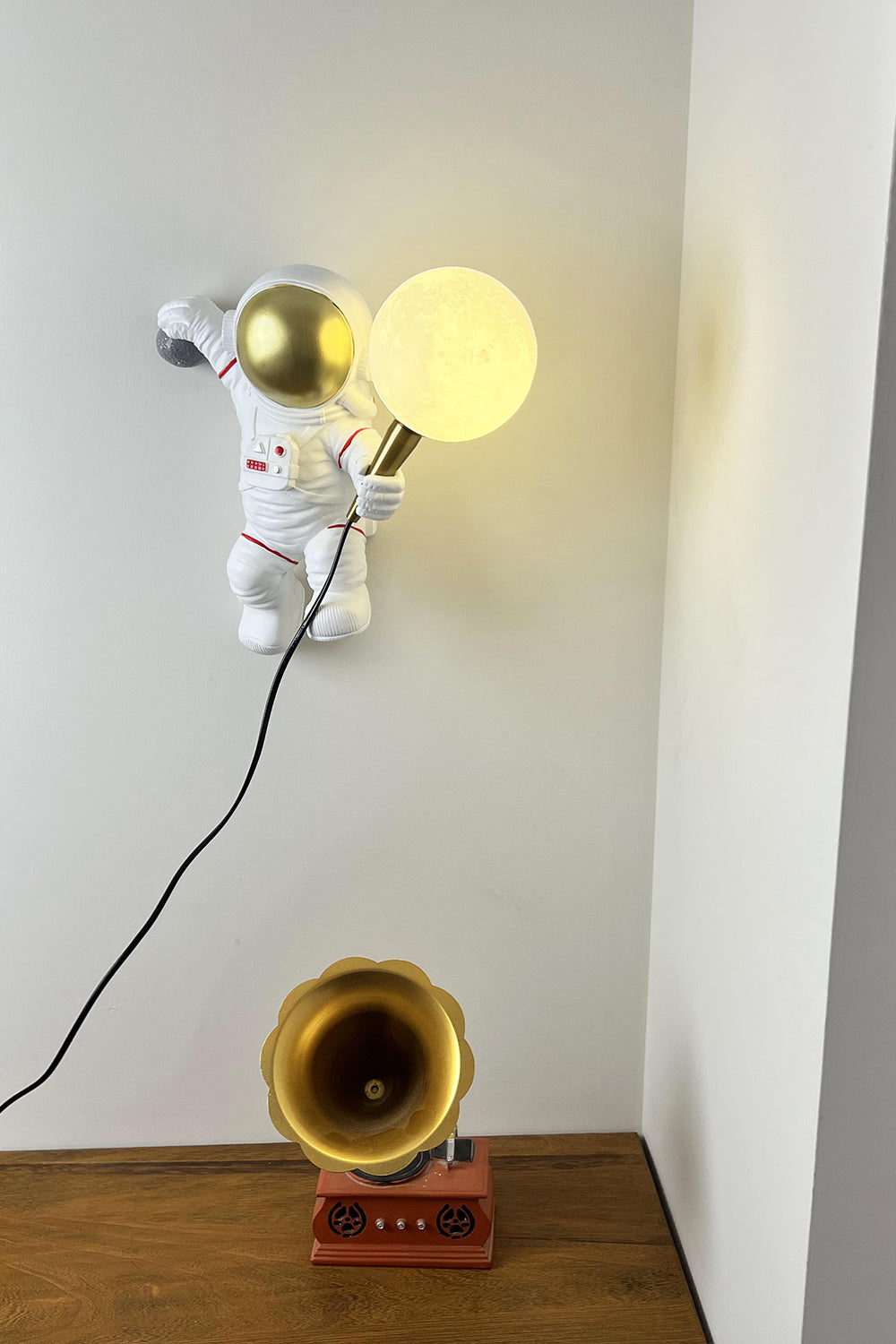 Astronaut Wall Lamp