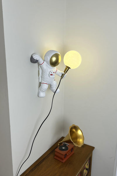 Astronaut Wall Lamp