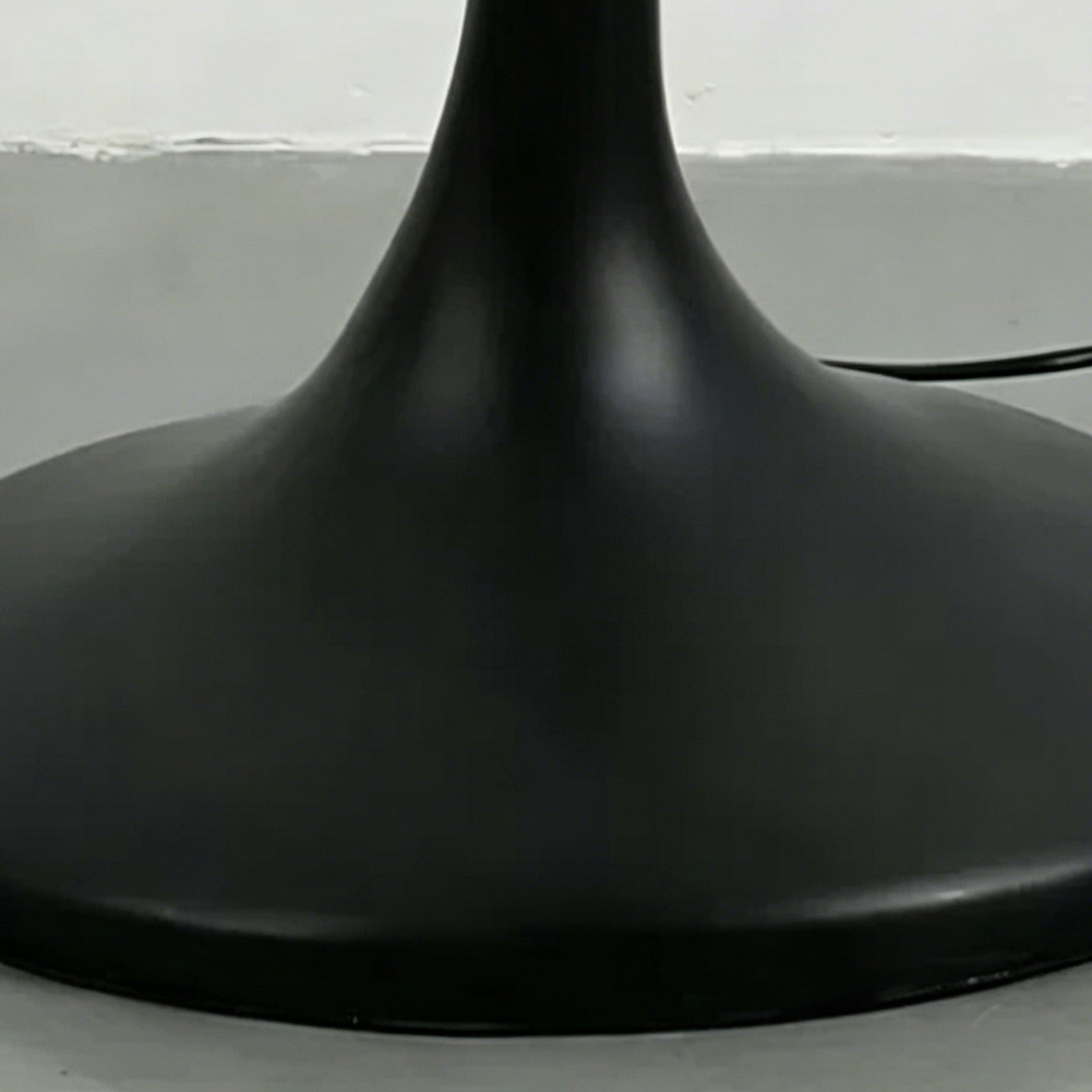 Exquisite Lacquer Finish