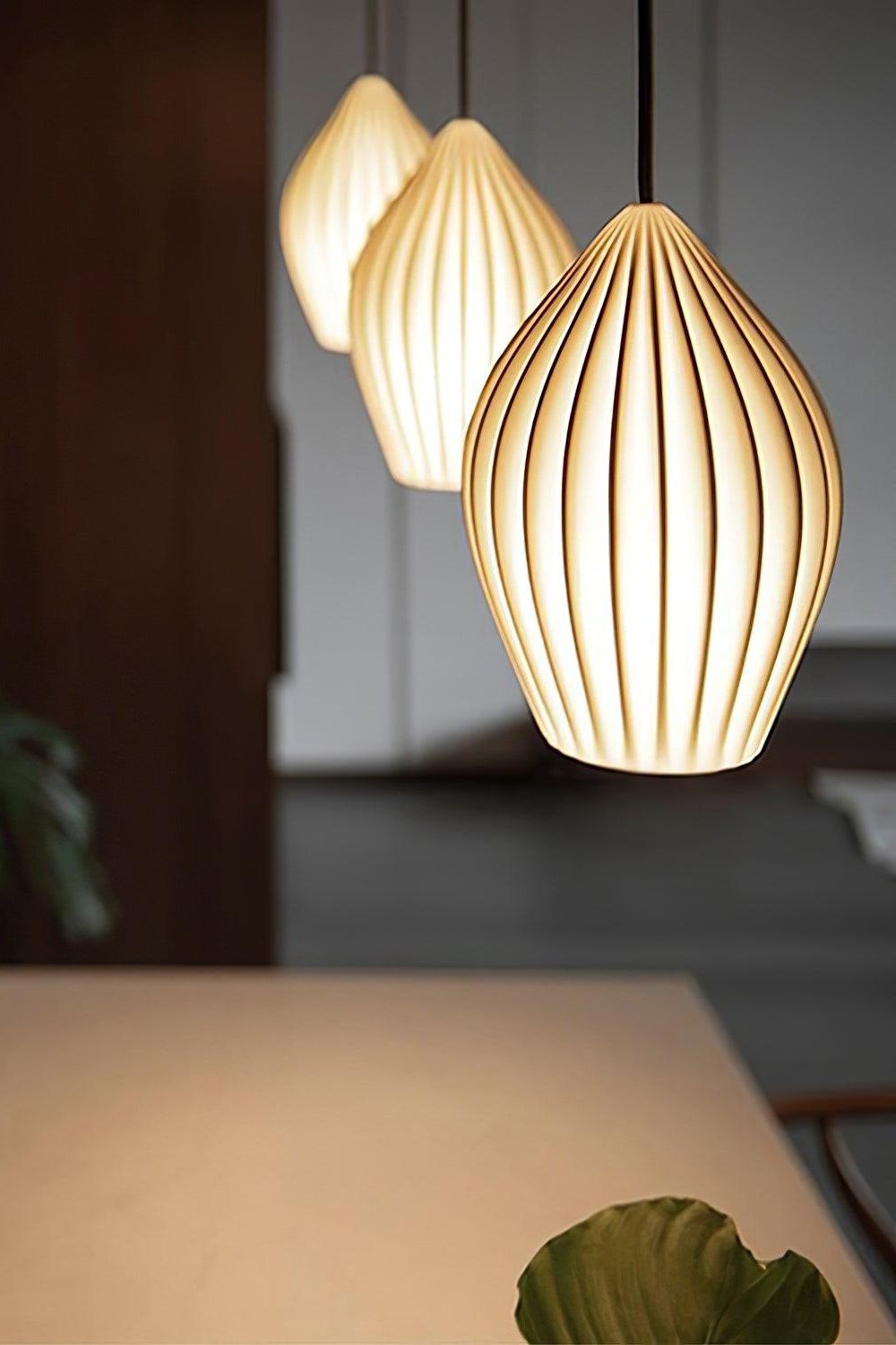 Ceramic Ribbed Pendant light - SamuLighting