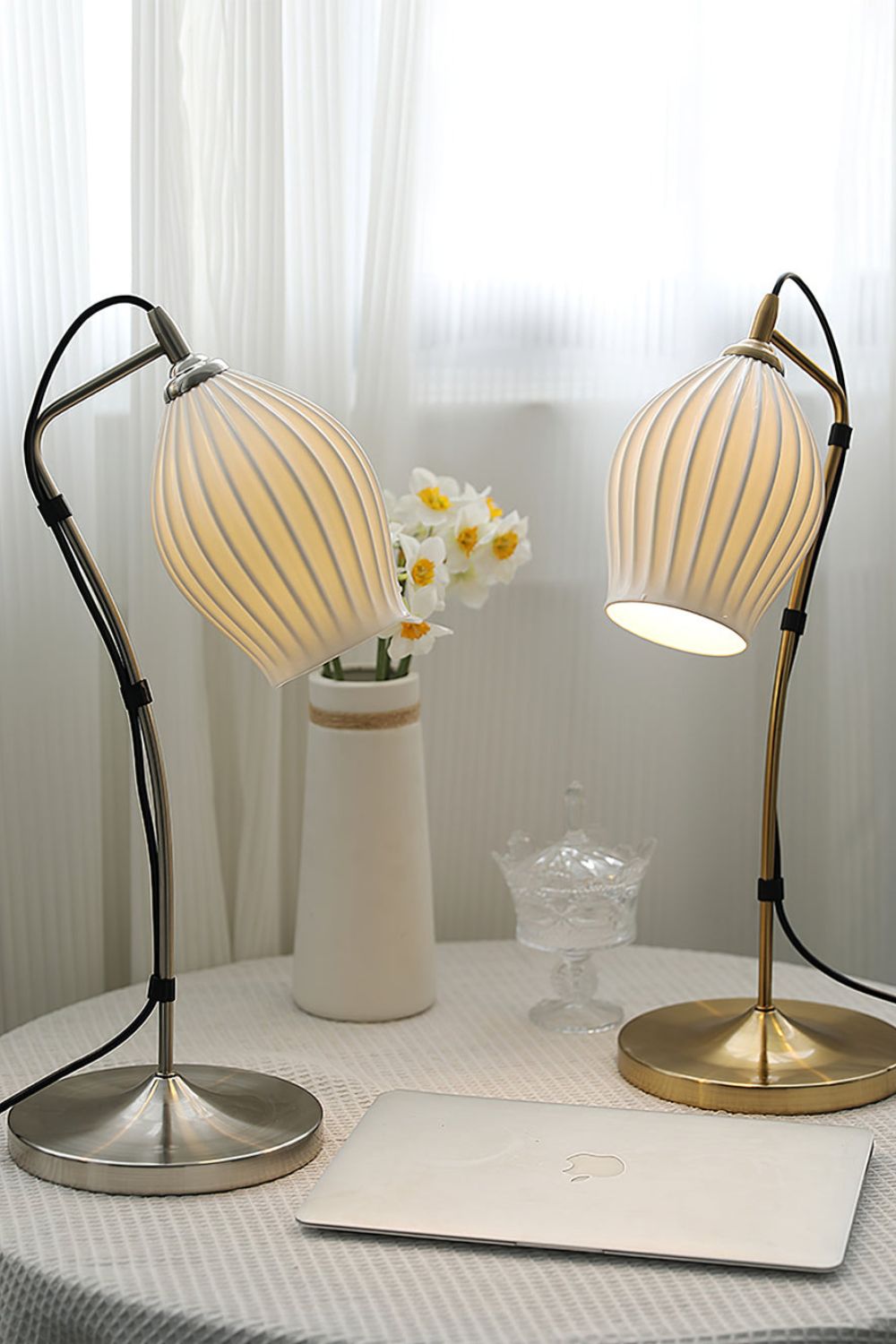 Ceramic Ribbed Table Lamp - SamuLighting