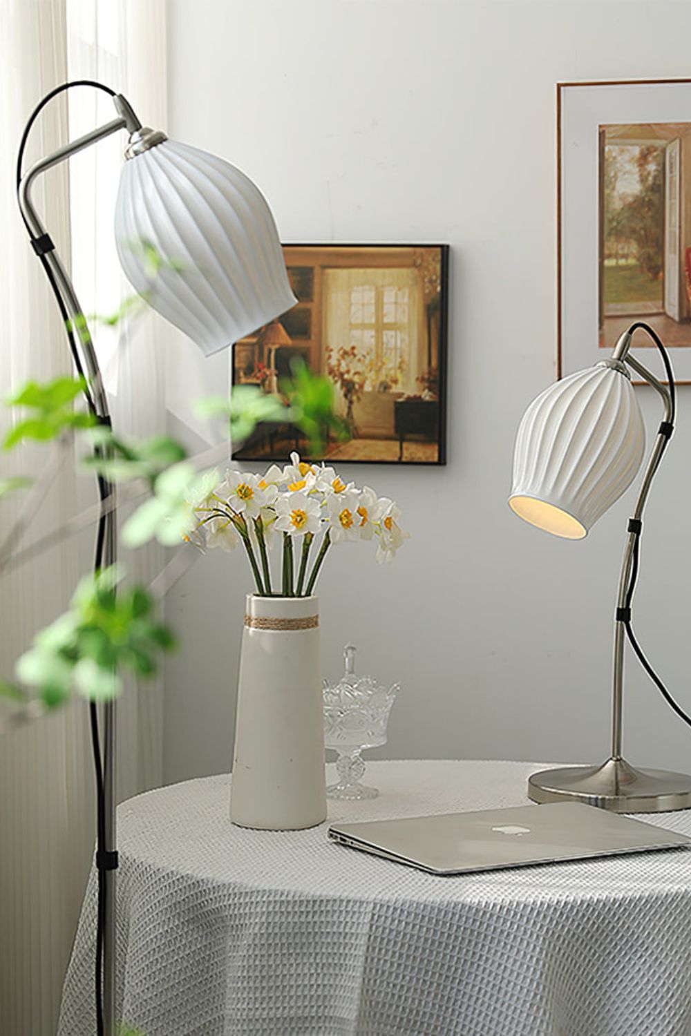 Ceramic Ribbed Table Lamp - SamuLighting