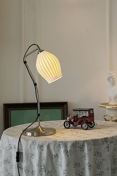 Ceramic Ribbed Table Lamp - SamuLighting