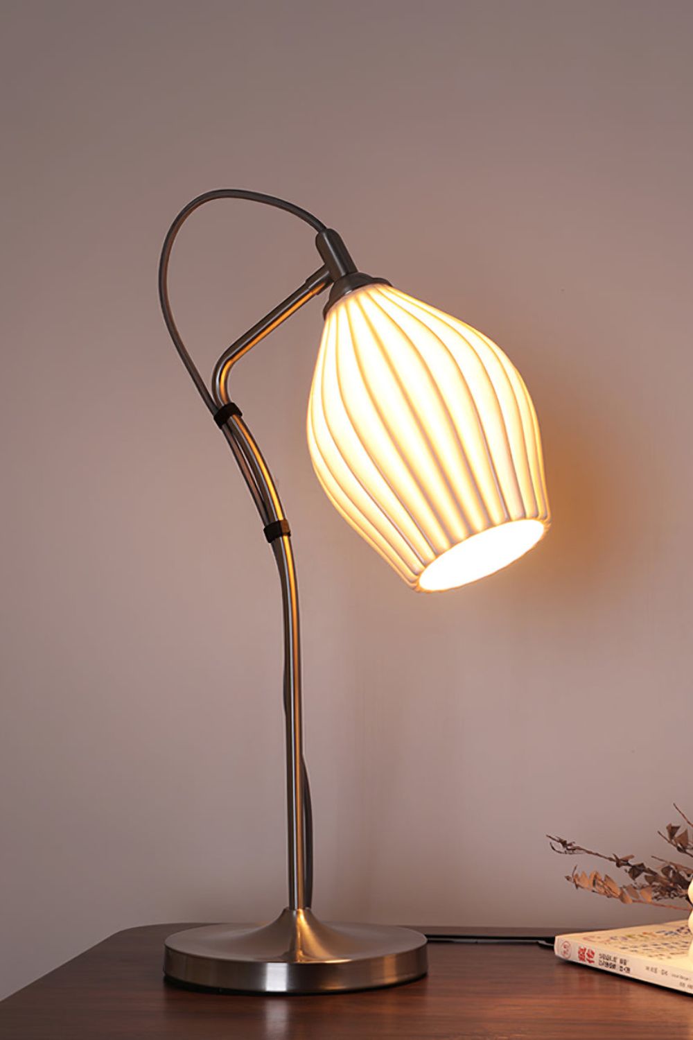 Ceramic Ribbed Table Lamp - SamuLighting