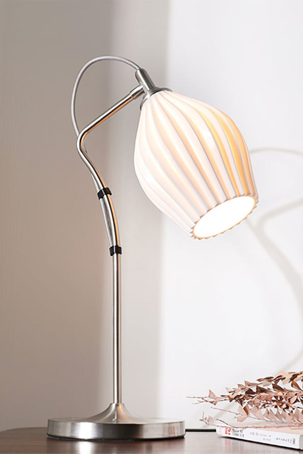 Ceramic Ribbed Table Lamp - SamuLighting