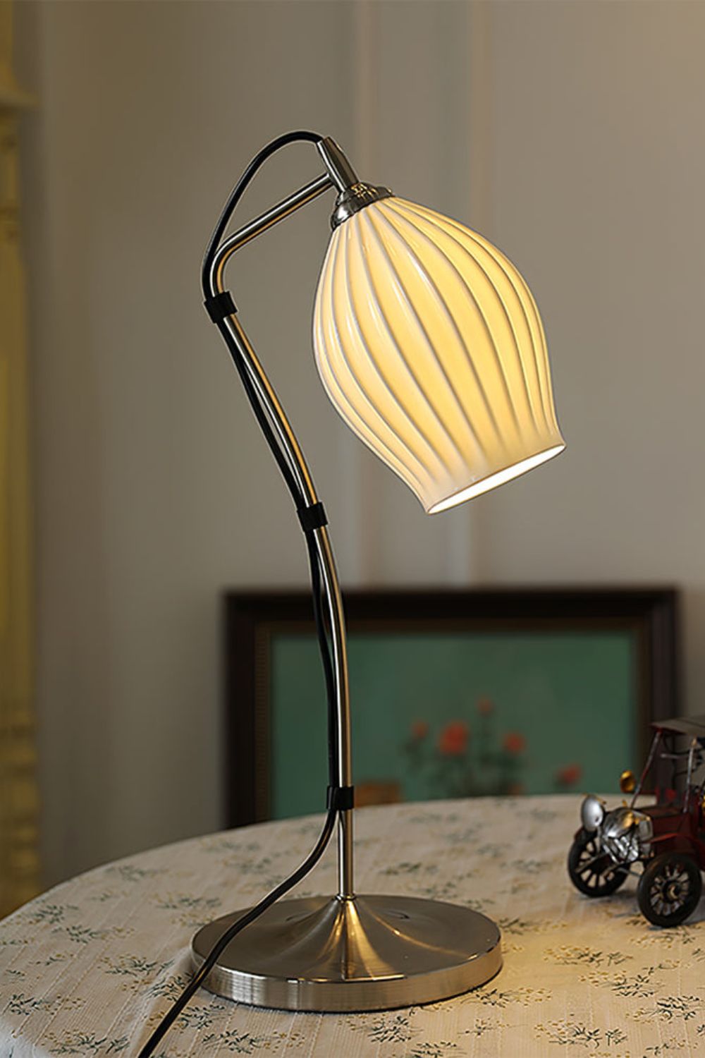 Ceramic Ribbed Table Lamp
