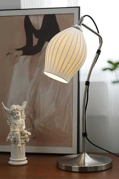 Ceramic Ribbed Table Lamp - SamuLighting