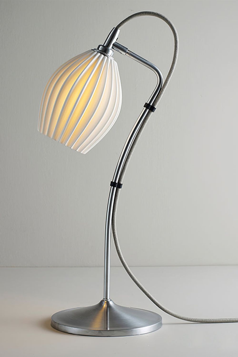 Ceramic Ribbed Table Lamp - SamuLighting