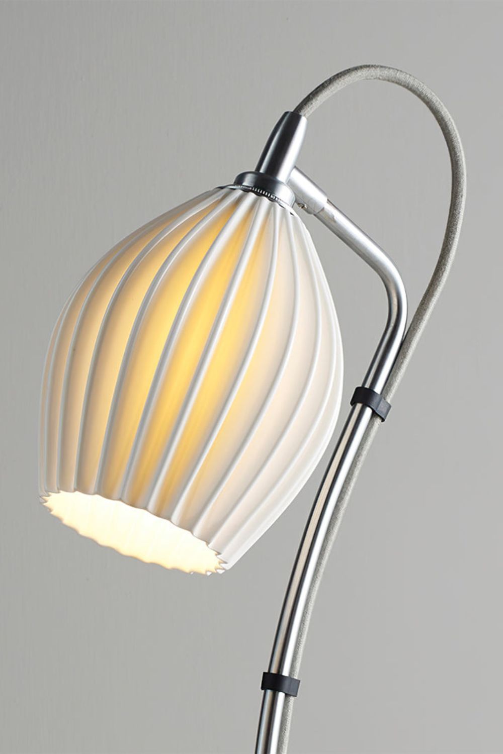 Ceramic Ribbed Table Lamp - SamuLighting