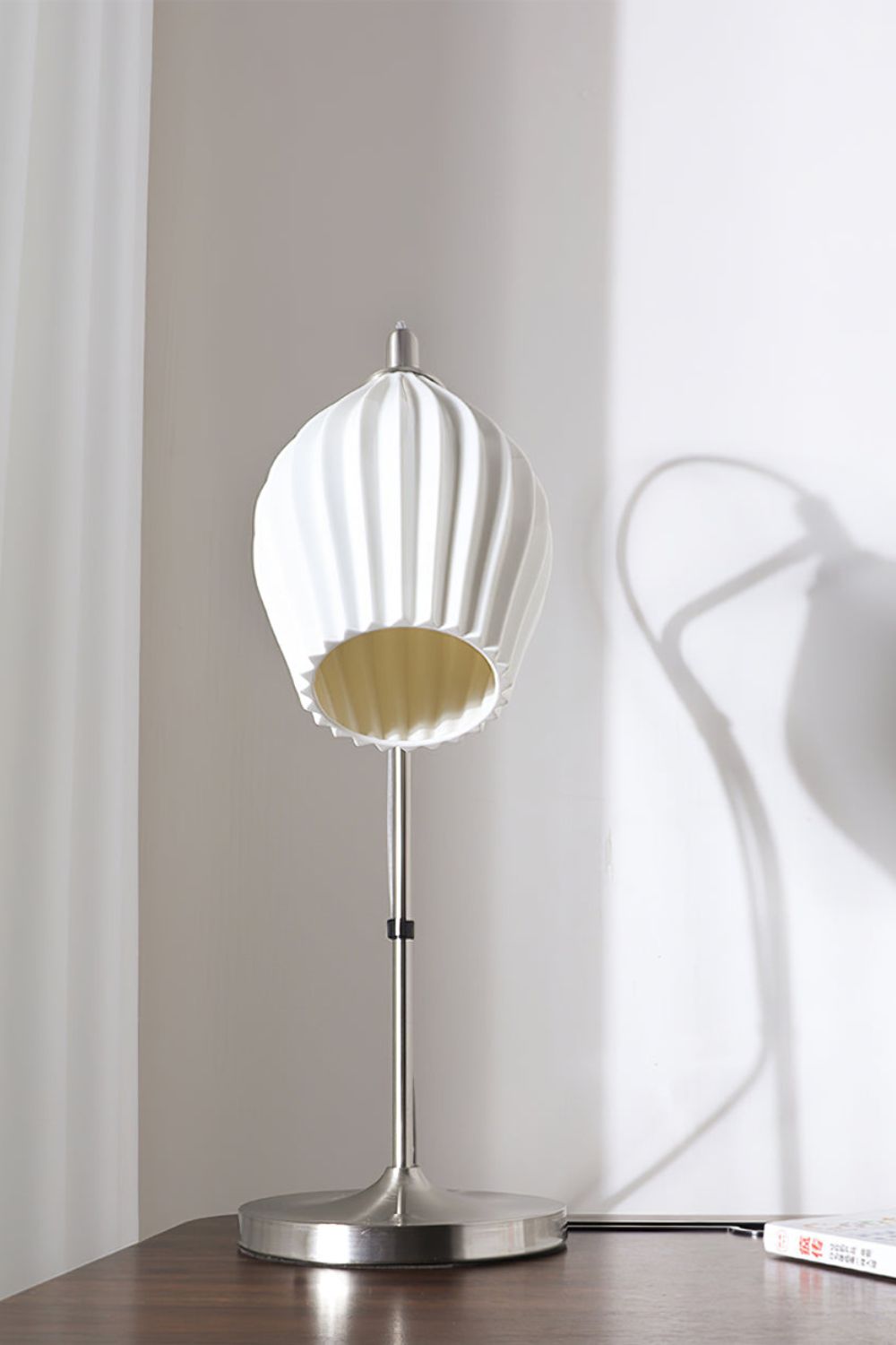 Ceramic Ribbed Table Lamp - SamuLighting