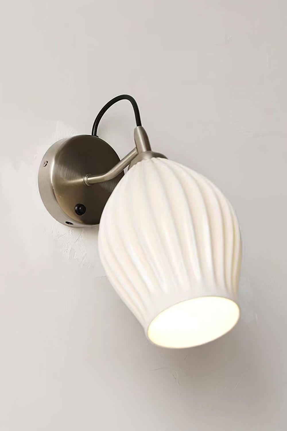 Ceramic Ribbed Wall light - SamuLighting