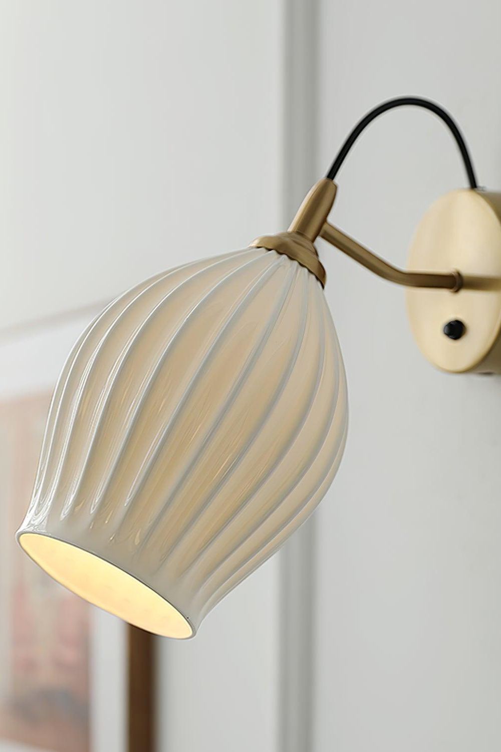 Ceramic Ribbed Wall light - SamuLighting