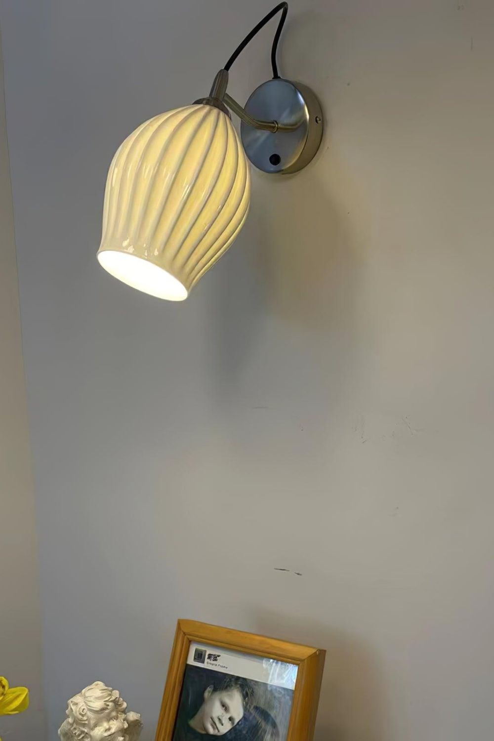 Ceramic Ribbed Wall light - SamuLighting