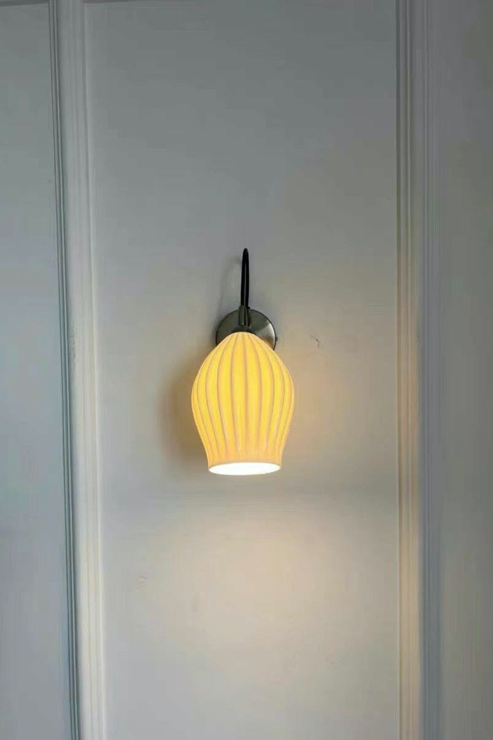 Ceramic Ribbed Wall light - SamuLighting