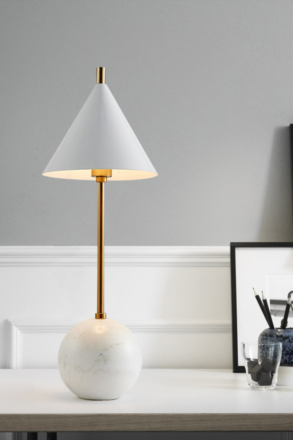 Cleo Orb Base Desk Lamp - SamuLighting