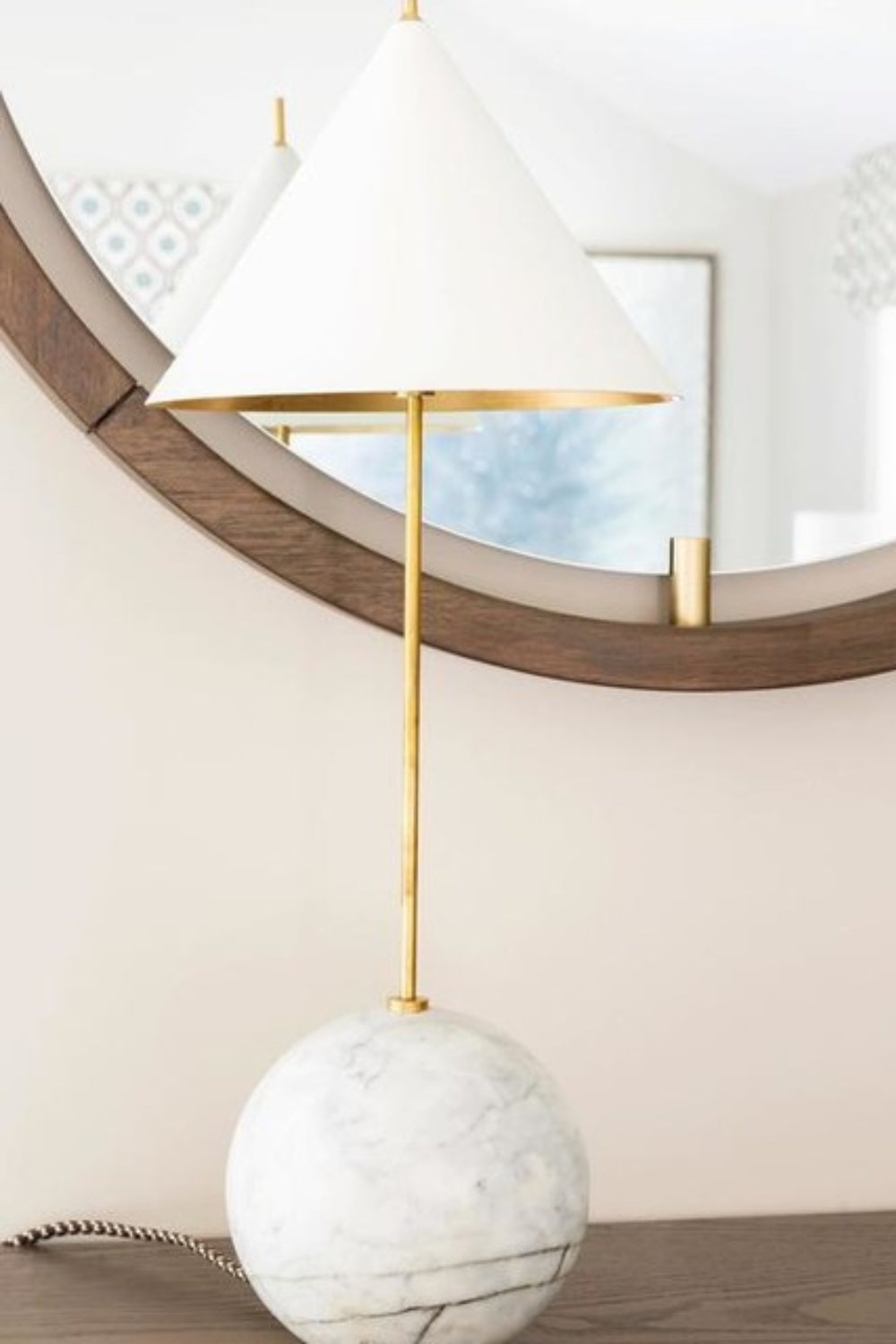 Cleo Orb Base Desk Lamp - SamuLighting