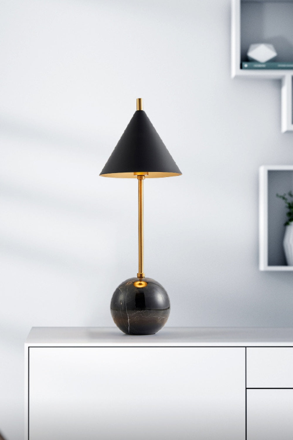 Cleo Orb Base Desk Lamp - SamuLighting