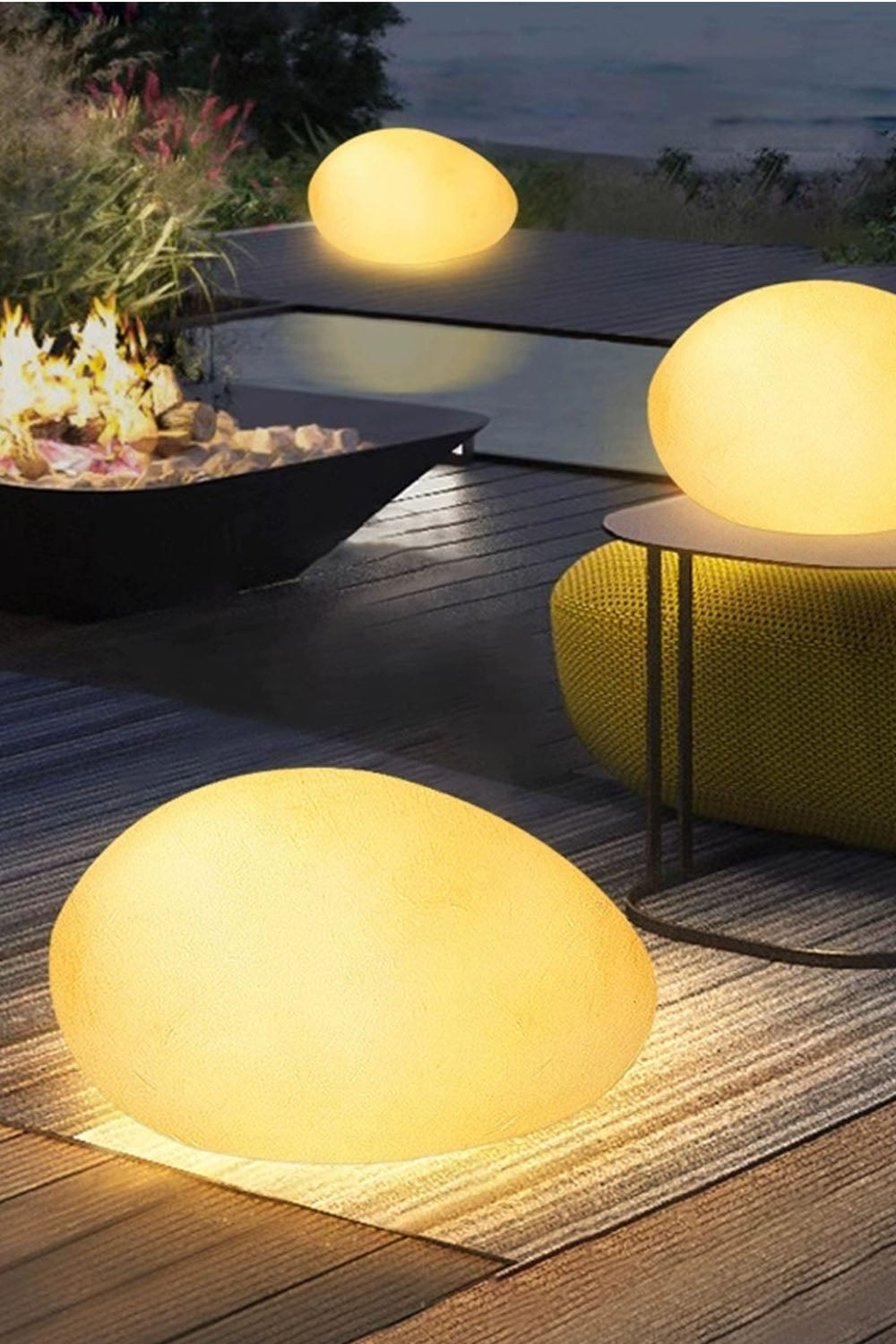 Cobblestone Outdoor Floor Lamp