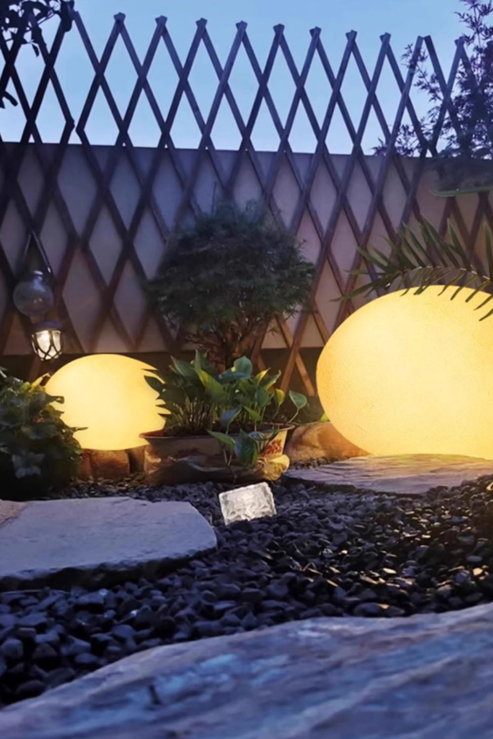 Cobblestone Outdoor Floor Lamp